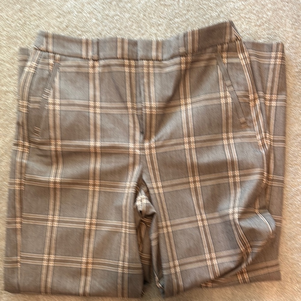 Banana Republic Checkered Tan wide leg size 14, 32” inseam